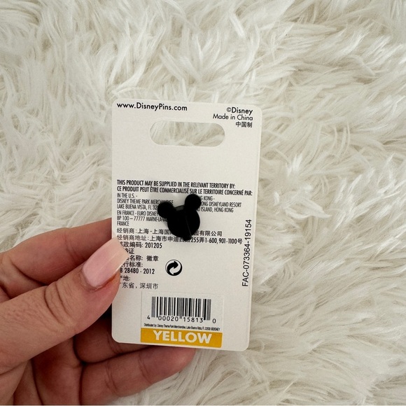 NEW Disney Cruiseline Exclusive Mickey & Friends Pin - Picture 4 of 4